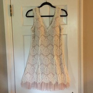 Betsy & Adam White Lace Cocktail Dress Sz 6